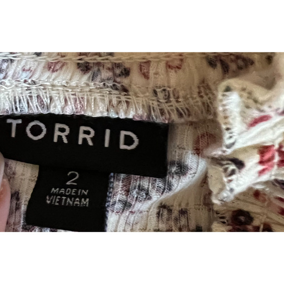 Torrid Shirt Womens Size 2X Red Multicolor Pullover Keyhole Neck Torrid Size 2 - Picture 2 of 10